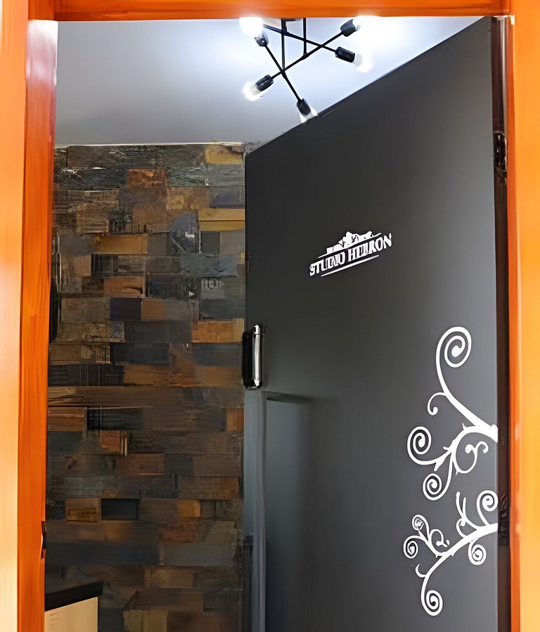 Studio Hebron: Refúgio Entre a Cidade e a Natureza