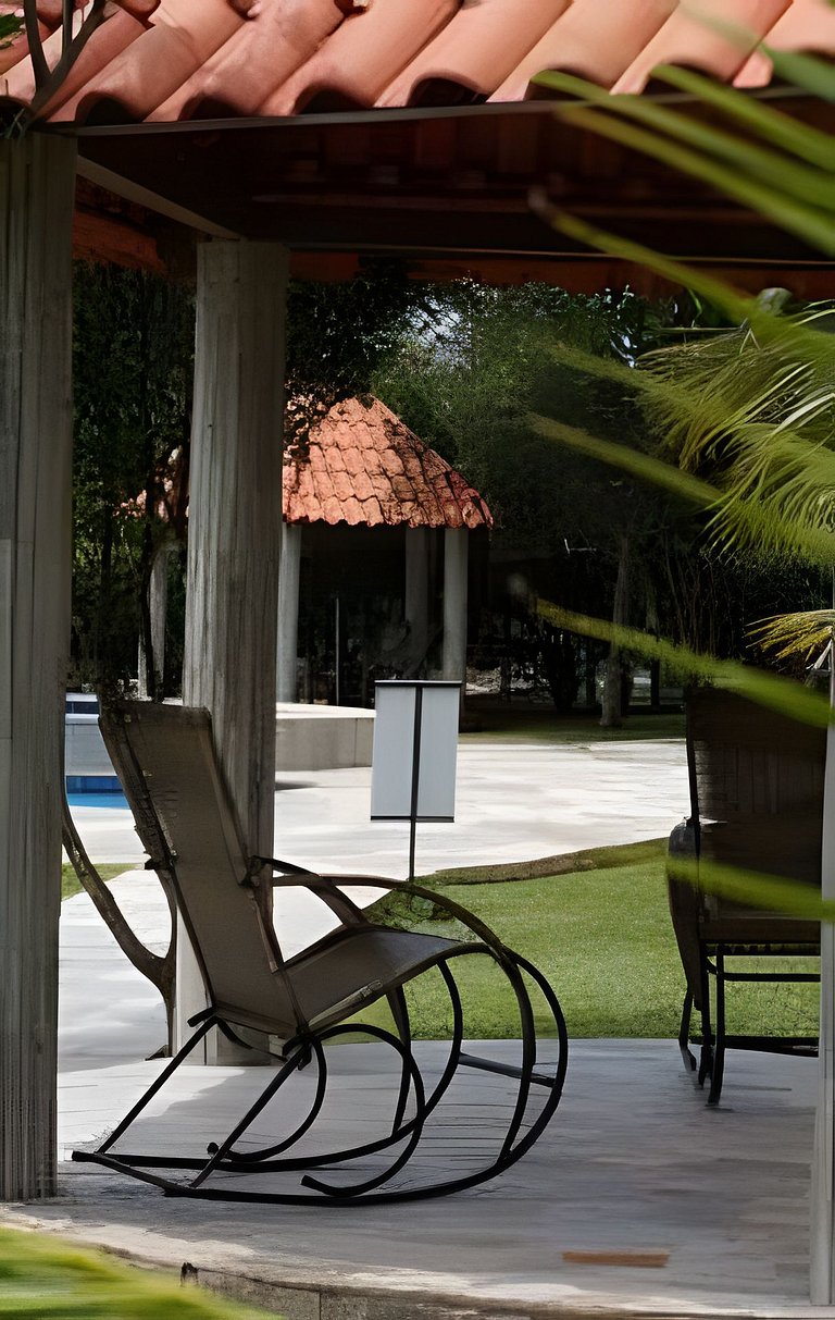 Studio Hebron: Refúgio Entre a Cidade e a Natureza